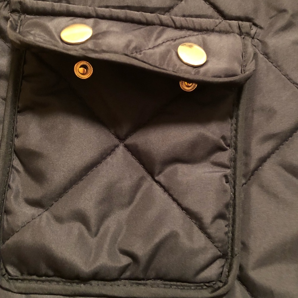 VEST - Picture 3 of 6
